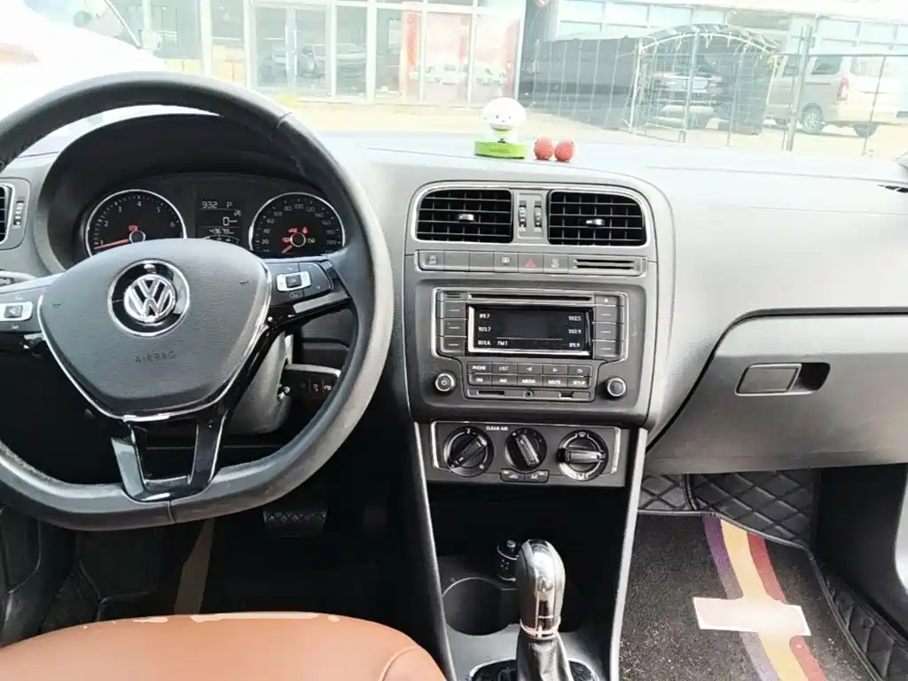 Volkswagen Polo — миниатюра 14