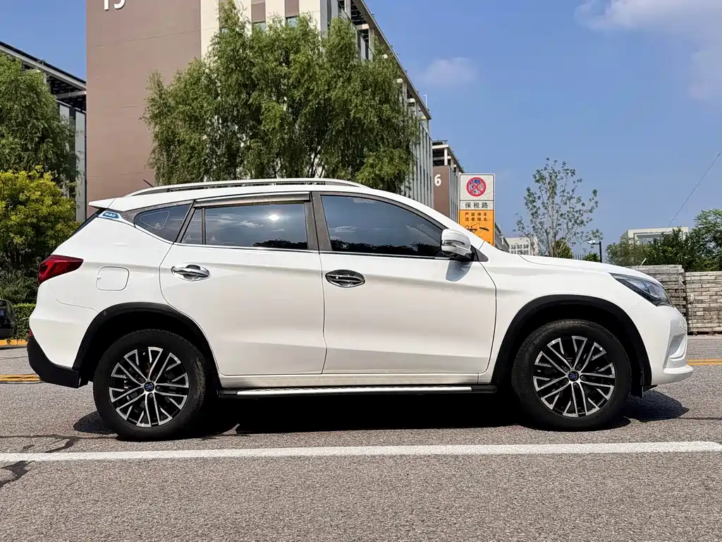BYD New Energy — миниатюра 4