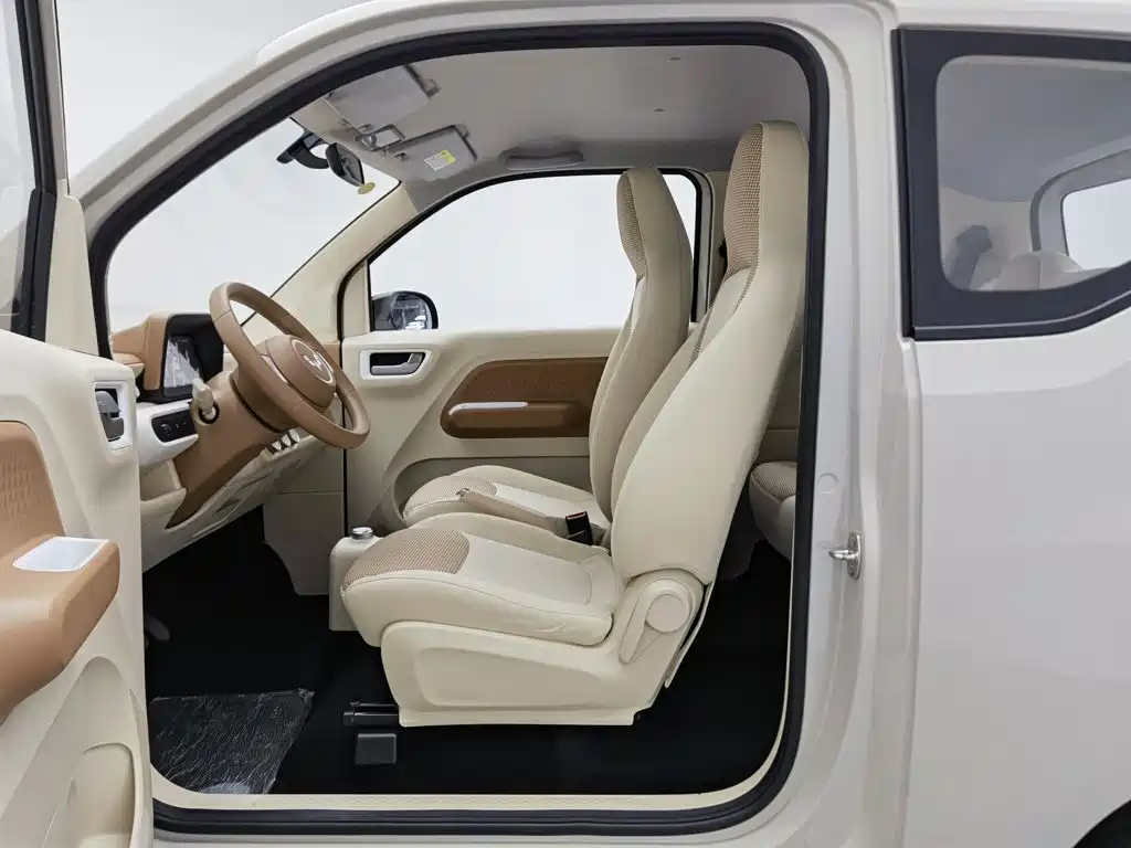 Wuling MINIEV — миниатюра 10
