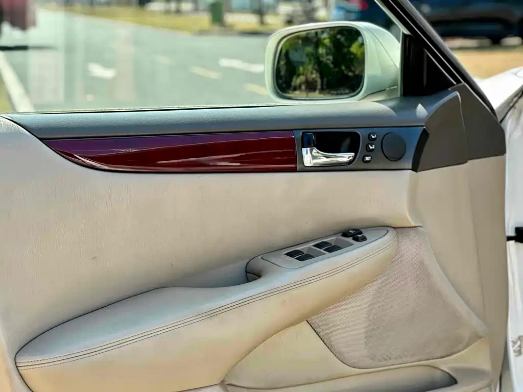 Lexus ES — миниатюра 10