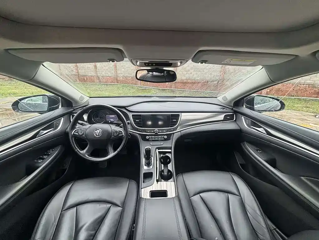 Buick LaCrosse — миниатюра 10