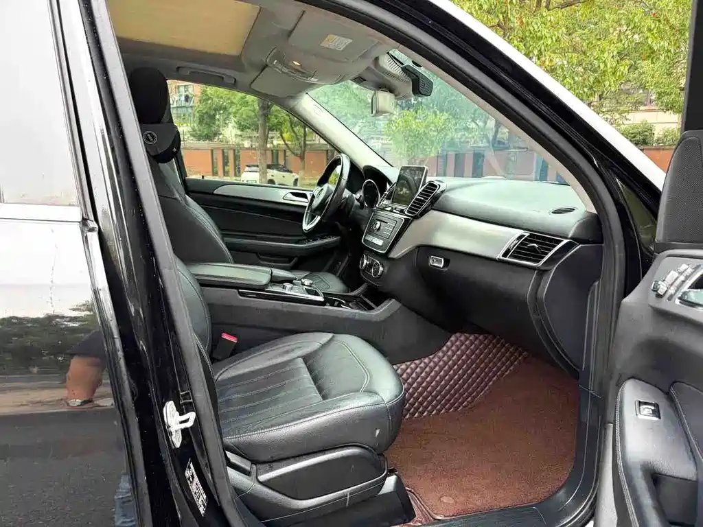 Mercedes-Benz GLE (Import) — миниатюра 5