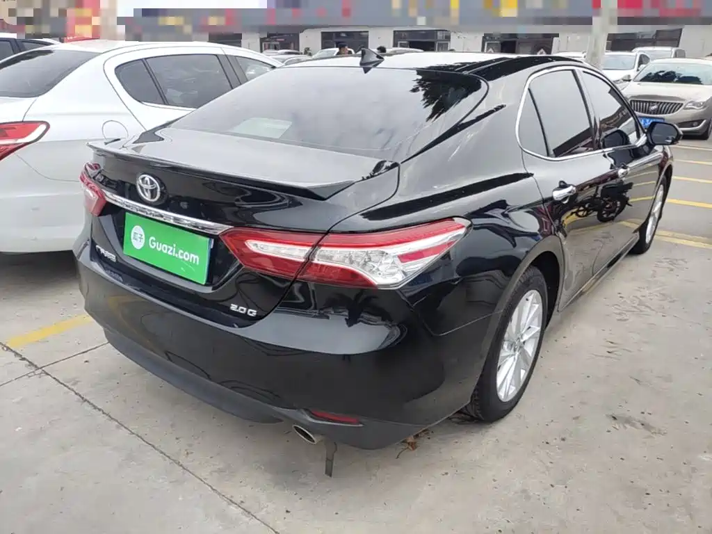 Toyota Camry — миниатюра 7