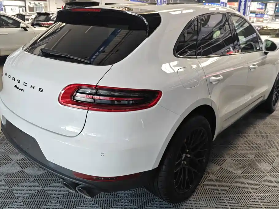 Porsche Macan — миниатюра 3