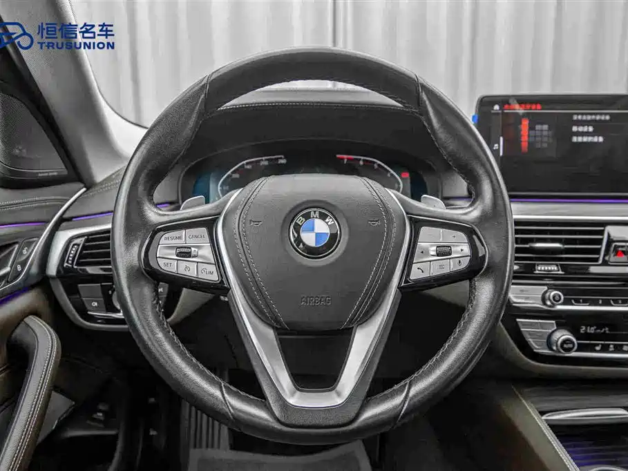 BMW 5 Series — миниатюра 17