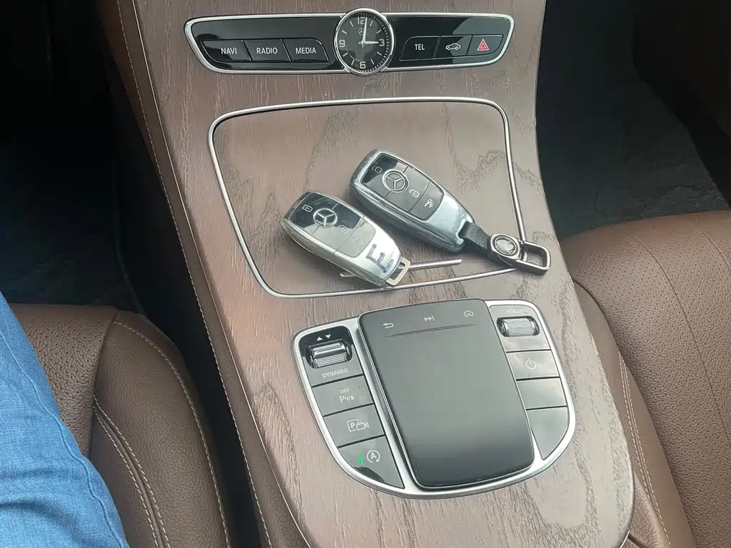Mercedes-Benz E-Class — миниатюра 15