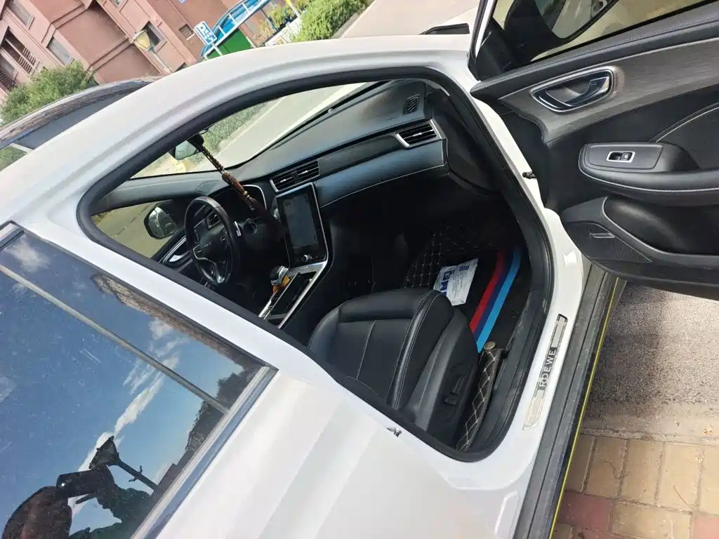 Roewe RX5 New Energy — миниатюра 19