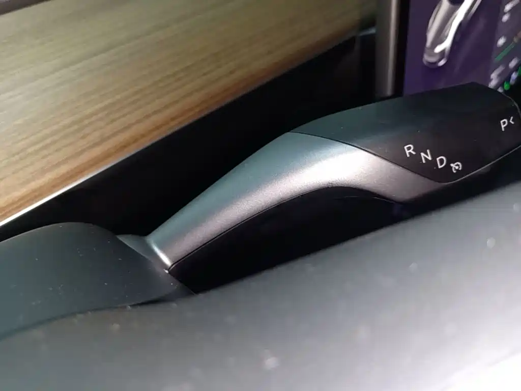 Tesla Model 3 — миниатюра 14