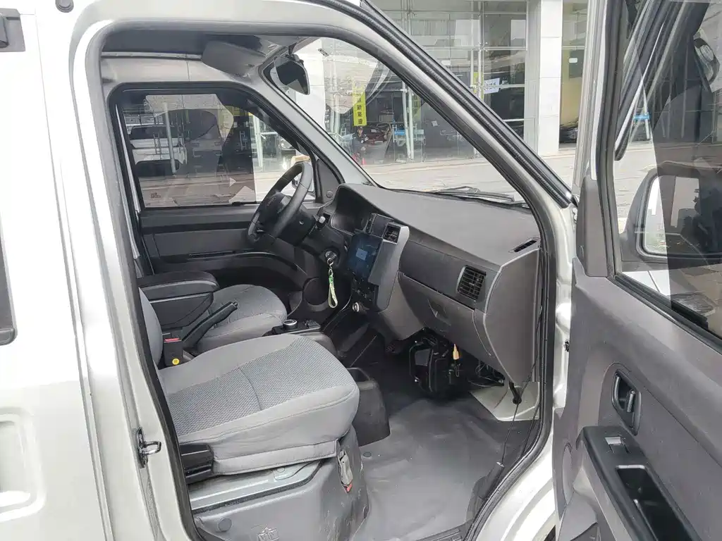 Lingshi 予风EV50 — миниатюра 17