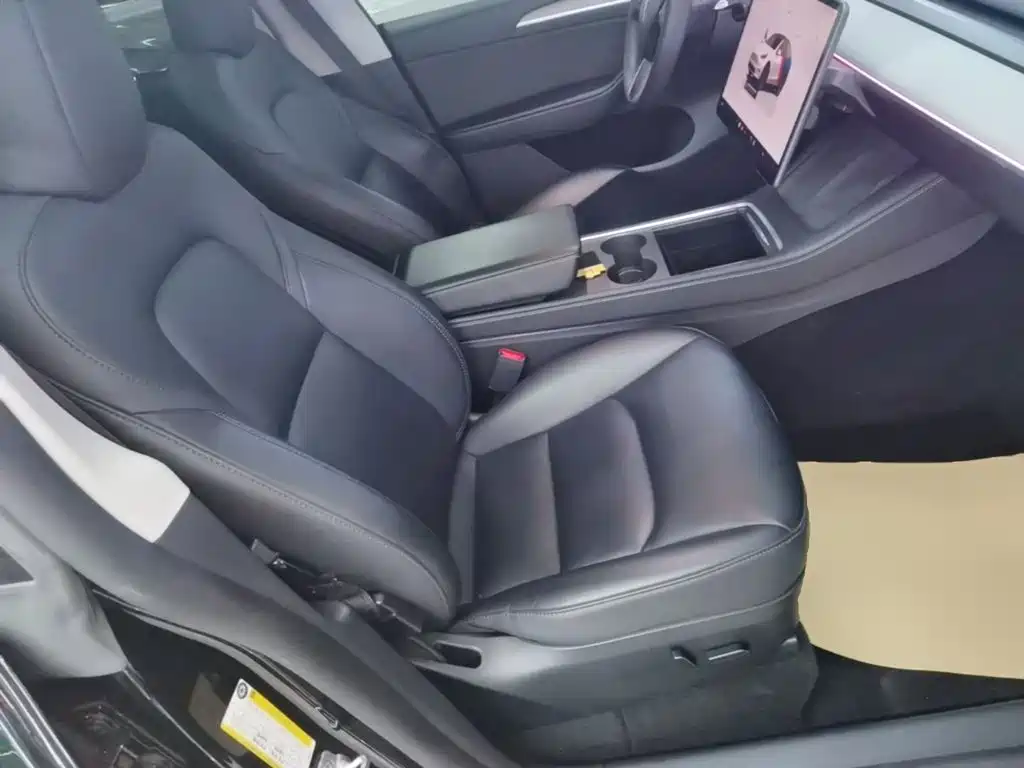 Tesla Model Y — миниатюра 25