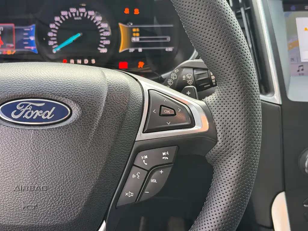 Ford Edge — миниатюра 12