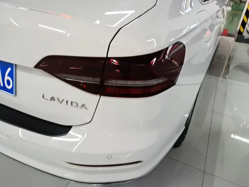Volkswagen Lavida — миниатюра 8