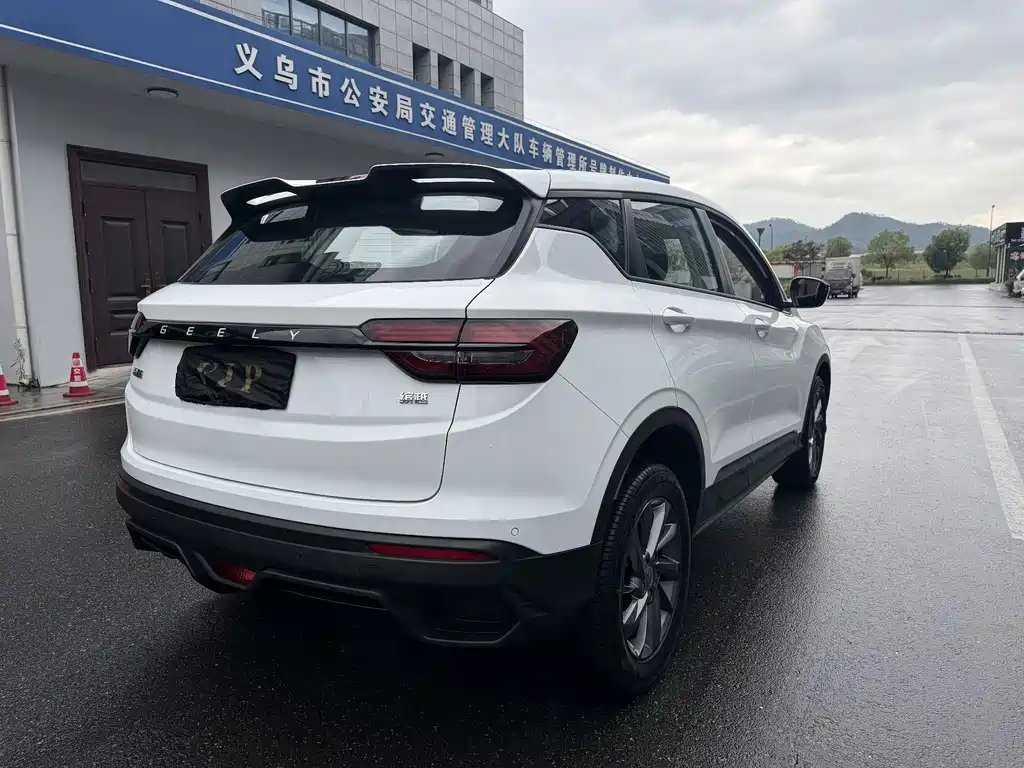 Geely Binyue — миниатюра 10
