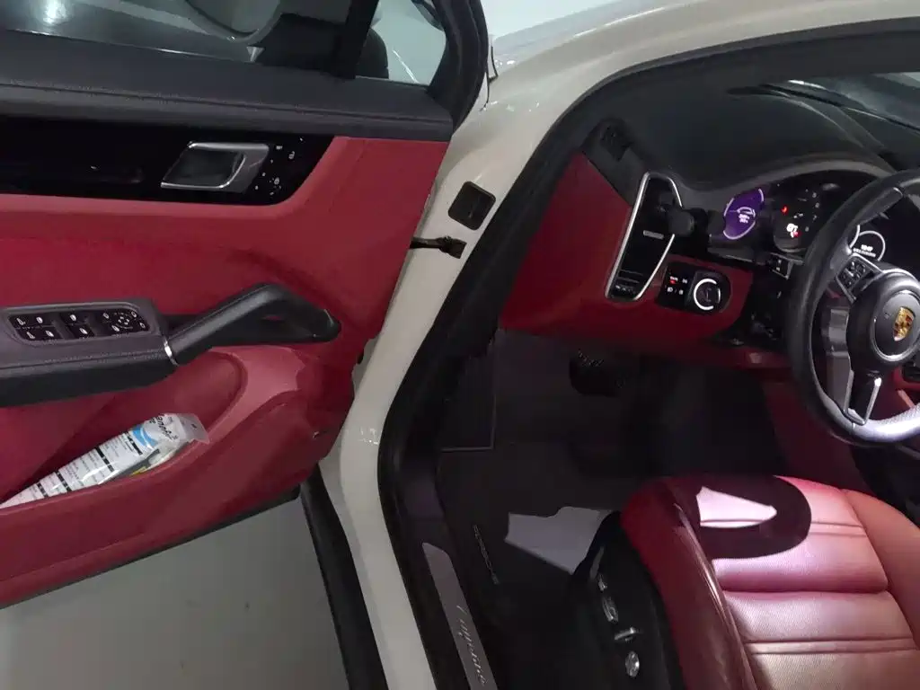 Porsche Cayenne — миниатюра 17