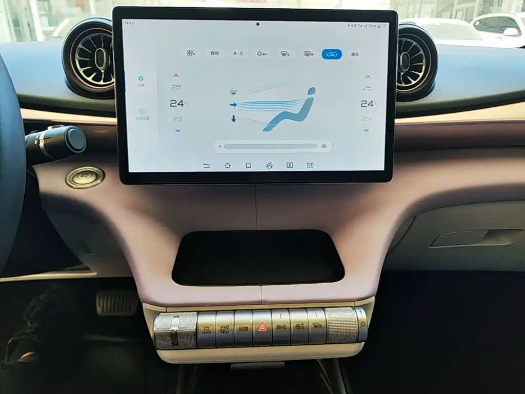 BYD Dolphin — миниатюра 13