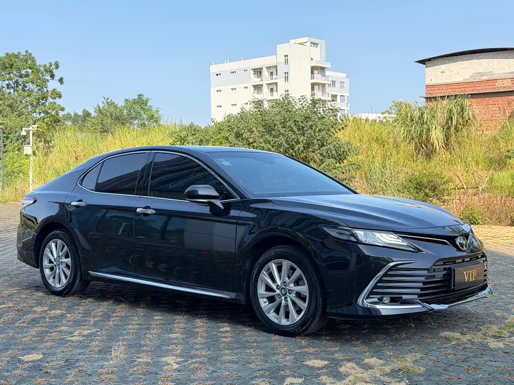 Toyota Camry — миниатюра 3