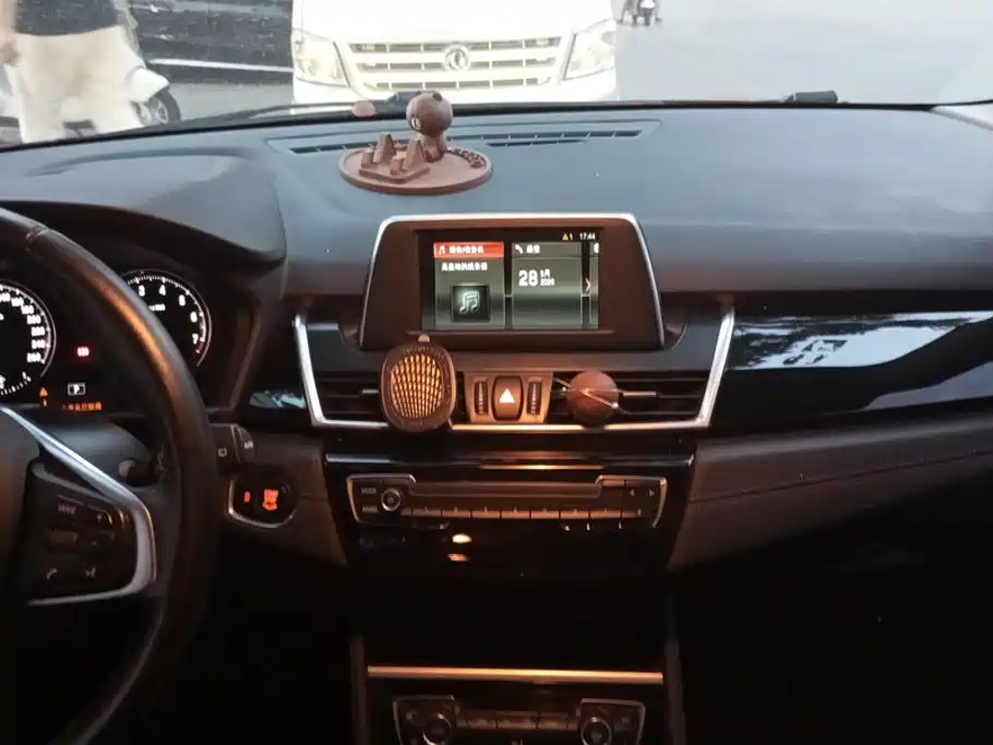 BMW 2 Series Active Tourer — миниатюра 13