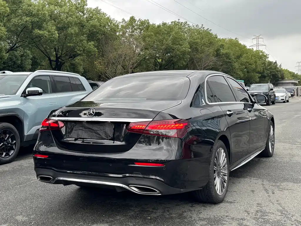 Mercedes-Benz E-Class — миниатюра 15