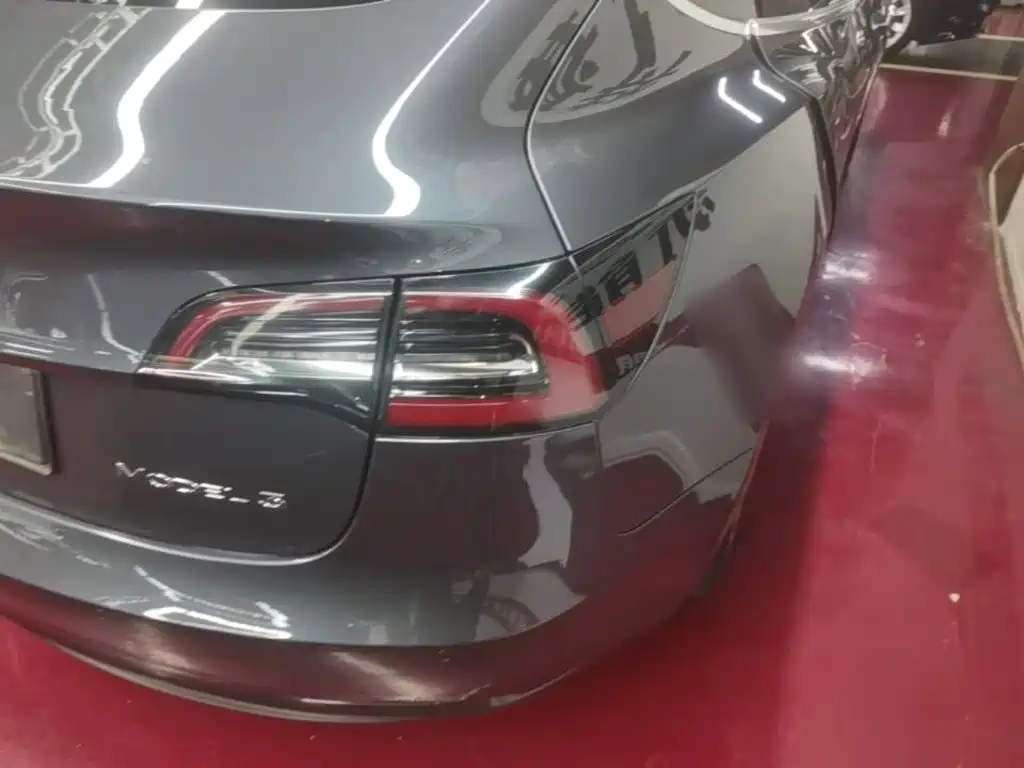 Tesla Model 3 — миниатюра 8