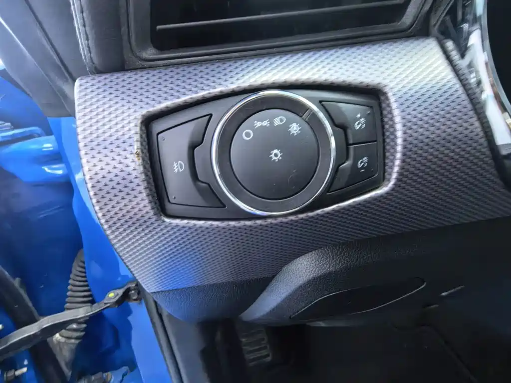 Ford Mustang — миниатюра 15