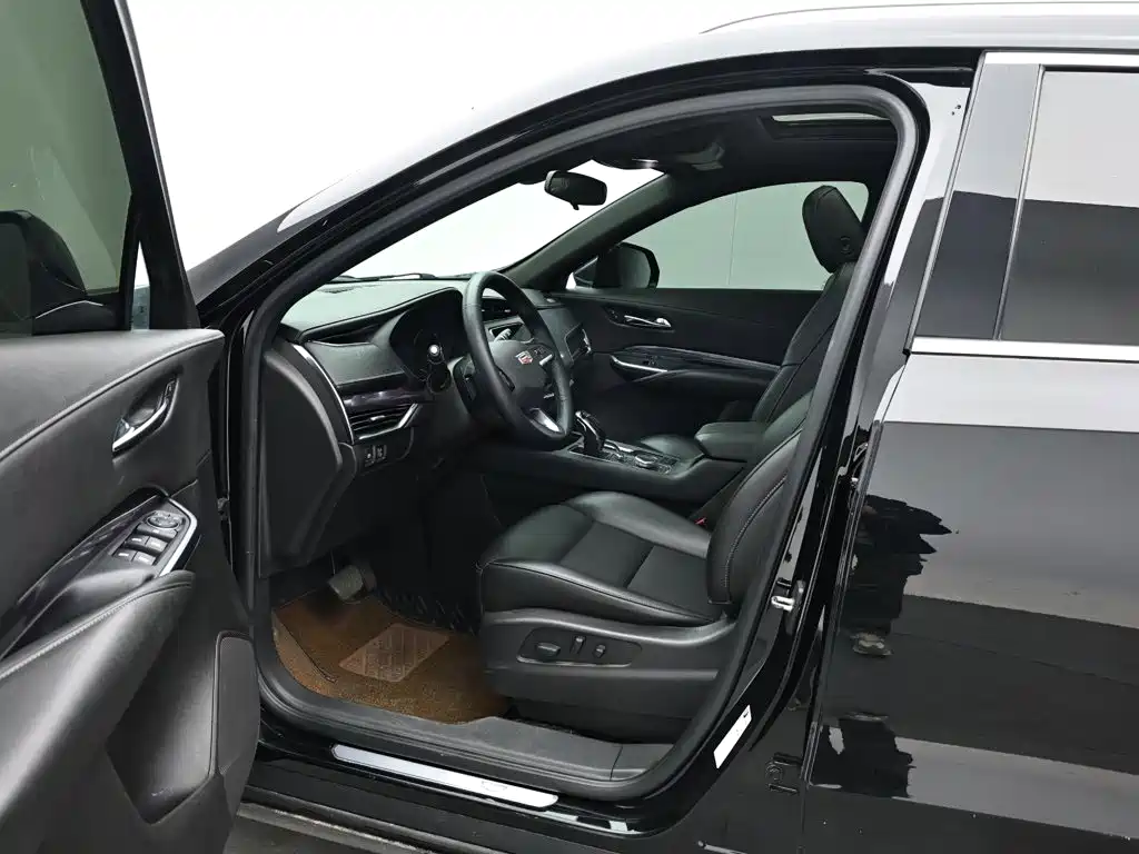 Cadillac XT4 — миниатюра 11