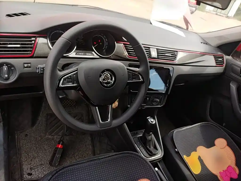 Skoda Rapid Spaceback — миниатюра 10