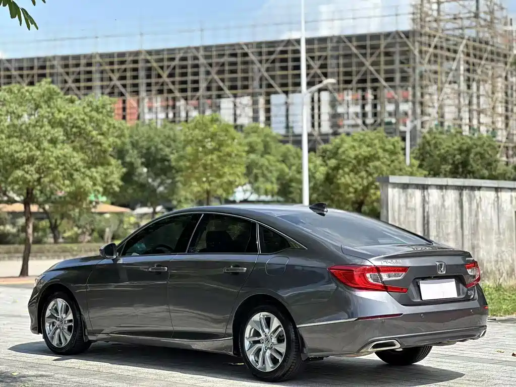 Honda Accord — миниатюра 7