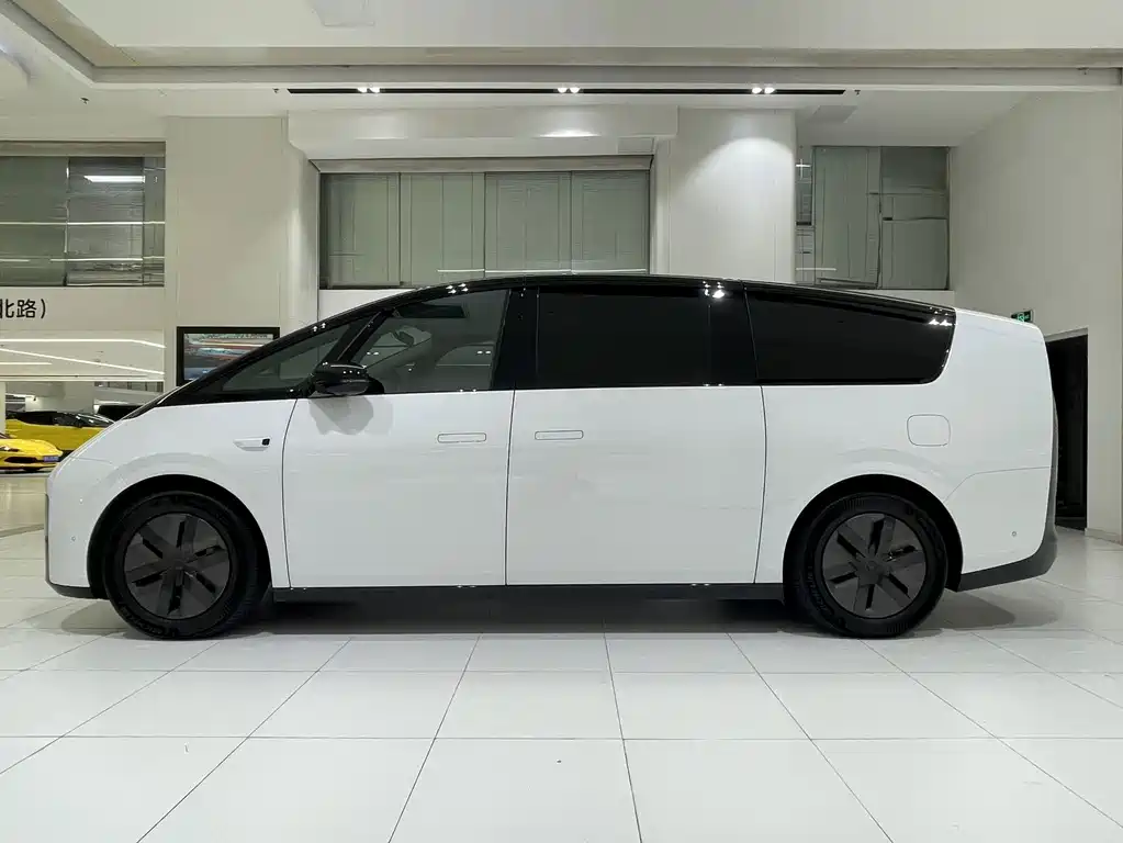 Li Auto Li MEGA — миниатюра 3