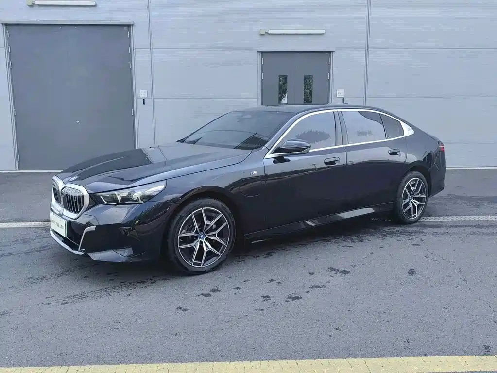 BMW i5