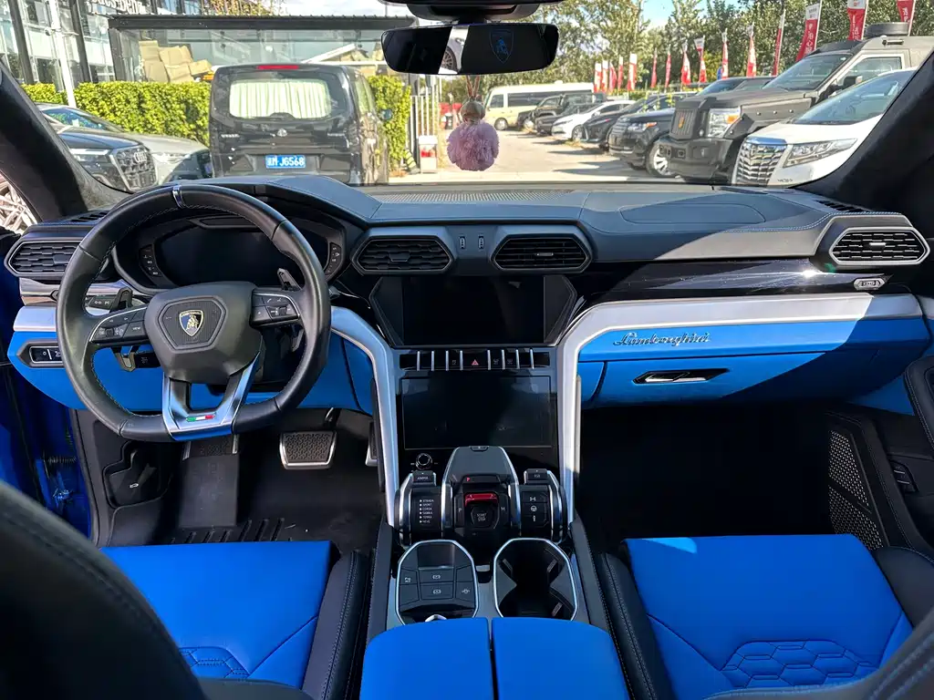 Lamborghini Urus — миниатюра 11