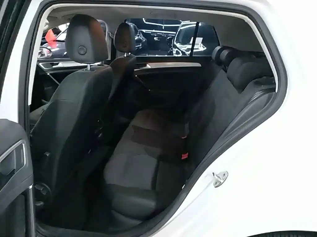Volkswagen Golf — миниатюра 17