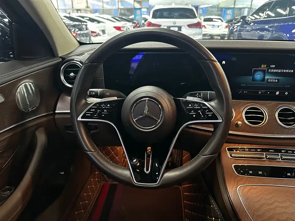 MERCEDES-BENZ E CLASS