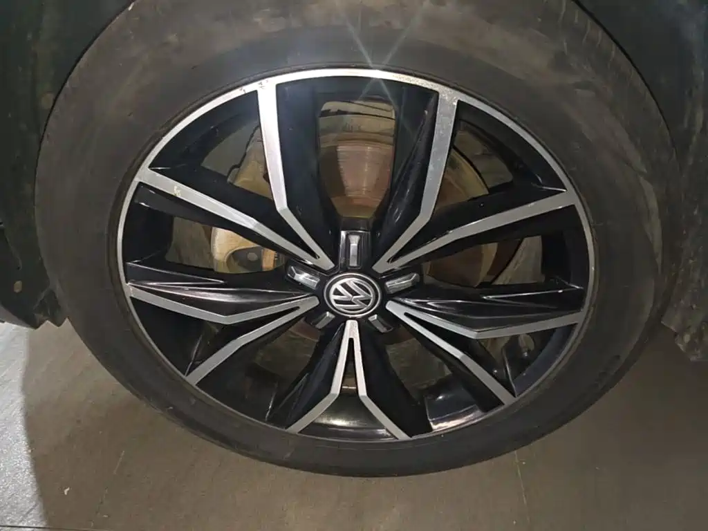 Volkswagen Tiguan L — миниатюра 23
