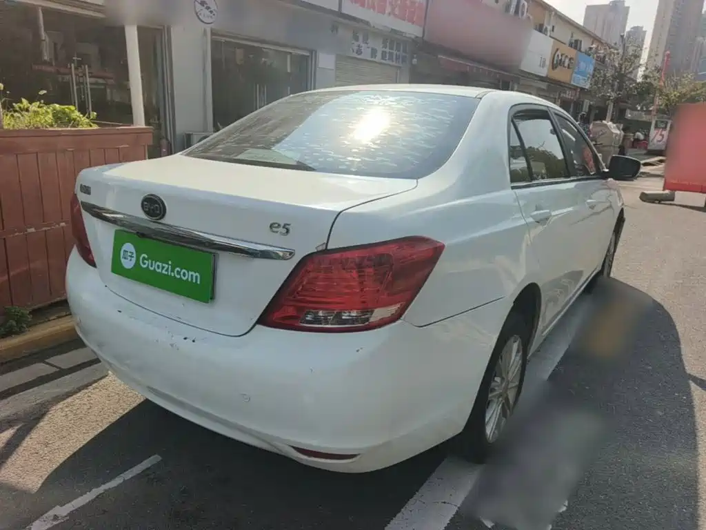 BYD Qin NEV — миниатюра 7