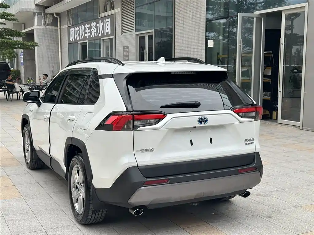 Toyota RAV4 2022 2.5L E-CVT Elite