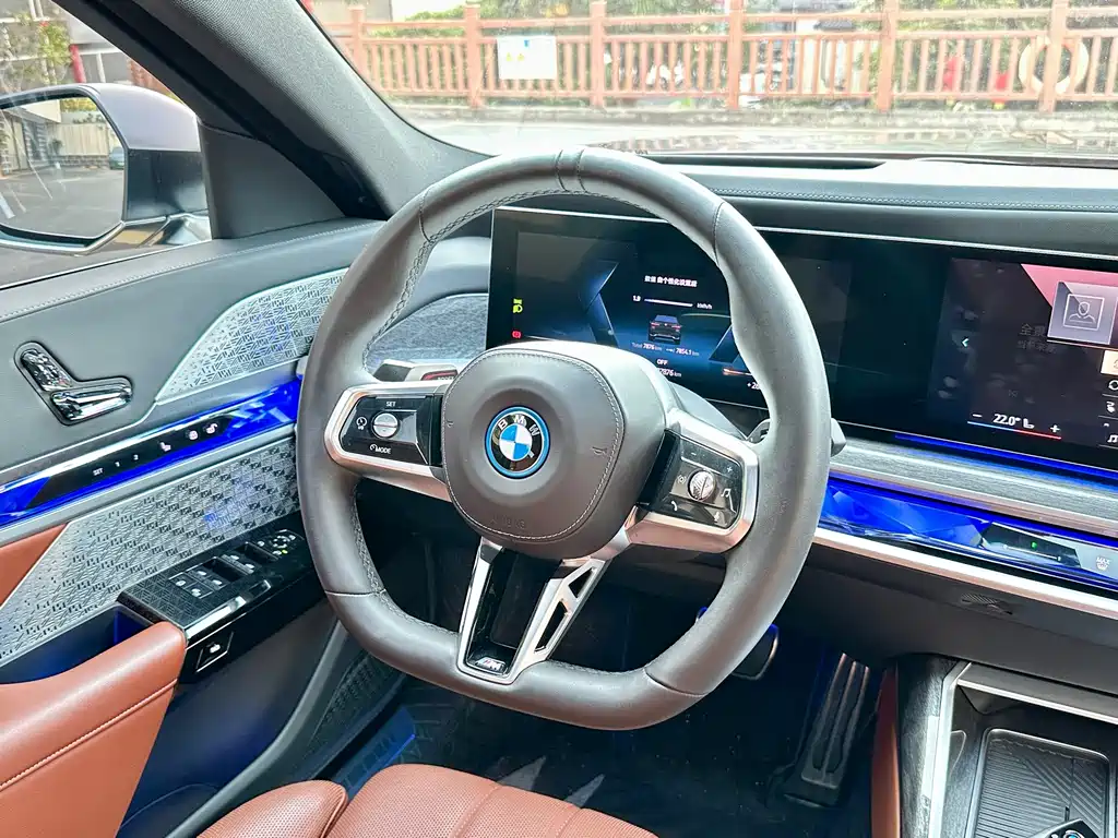 BMW i7 — миниатюра 17