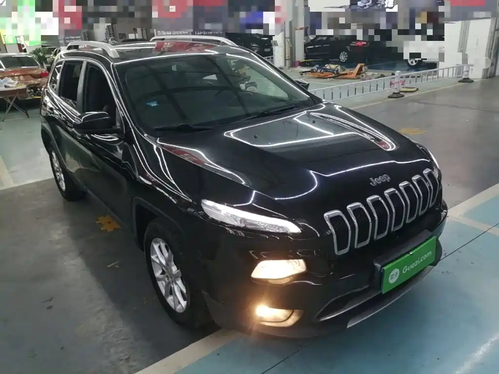 Jeep Cherokee — миниатюра 4