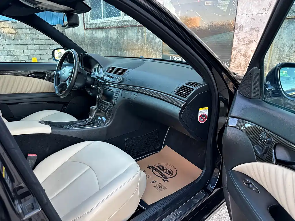 Mercedes-Benz E-Class — миниатюра 13