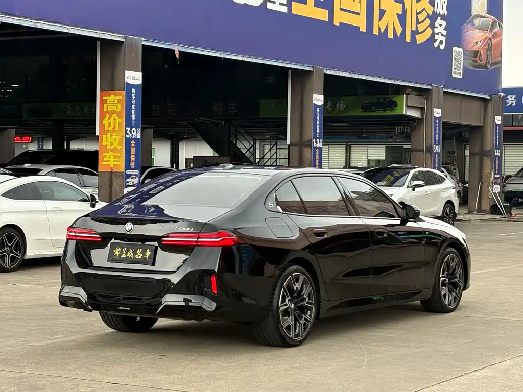 BMW 5 Series — миниатюра 18