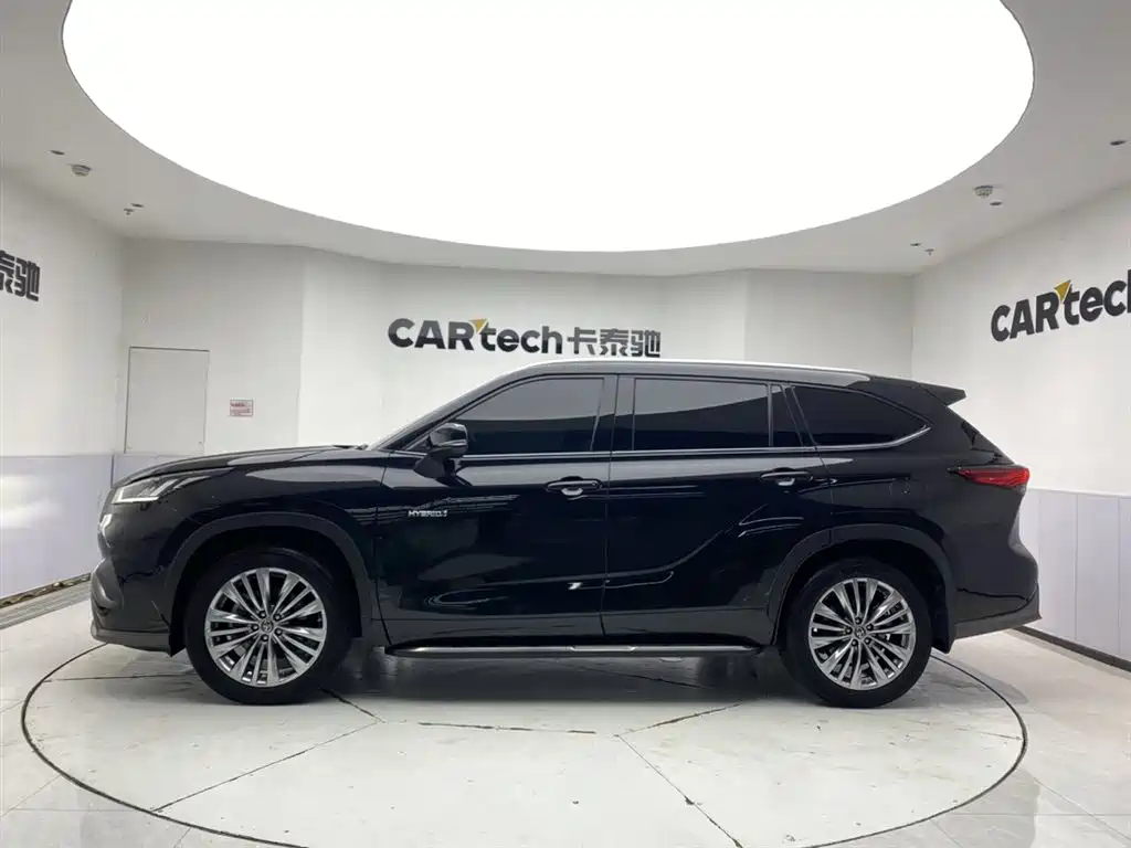 TOYOTA HIGHLANDER