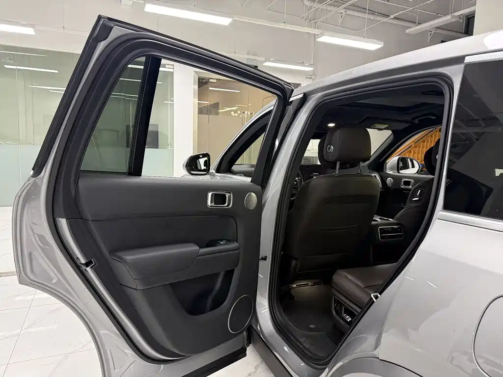 Li Auto Li L8 — миниатюра 12