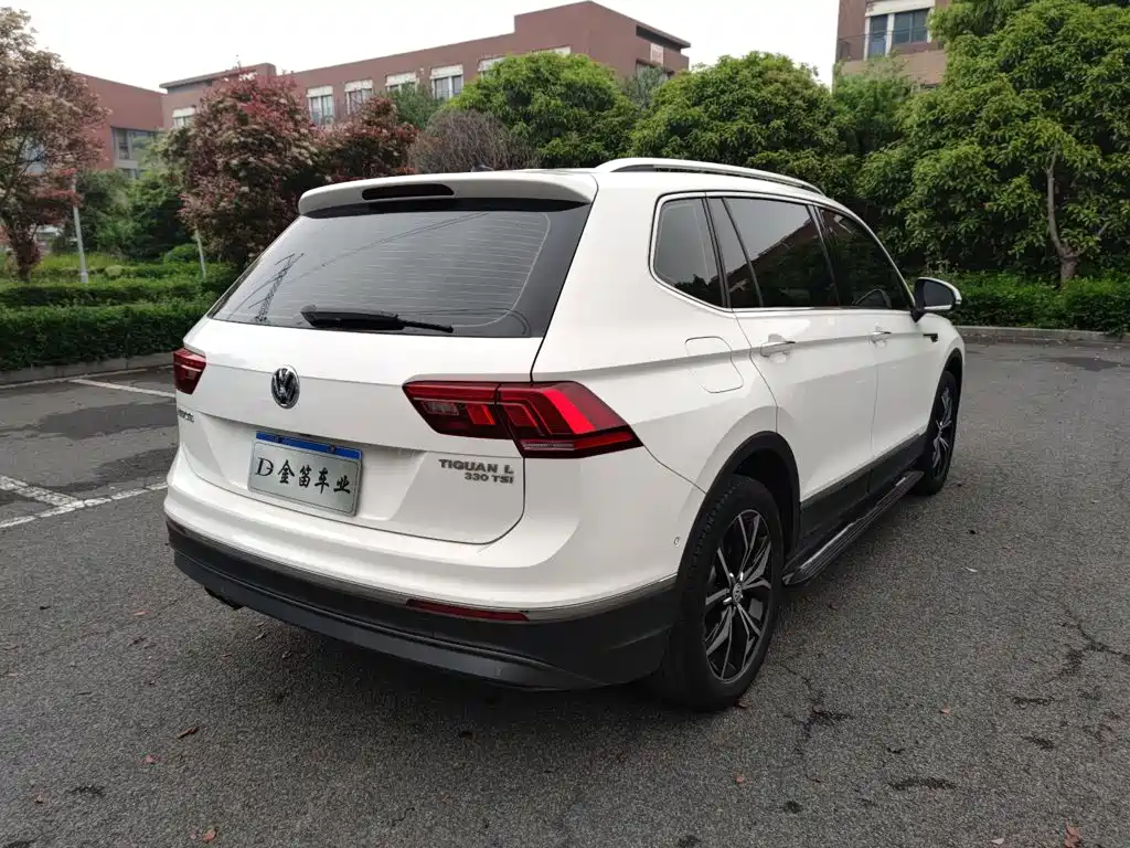 Volkswagen Tiguan L — миниатюра 10