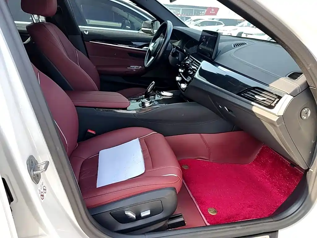 BMW 5 Series — миниатюра 25