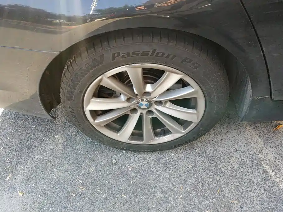 BMW 5 Series — миниатюра 6