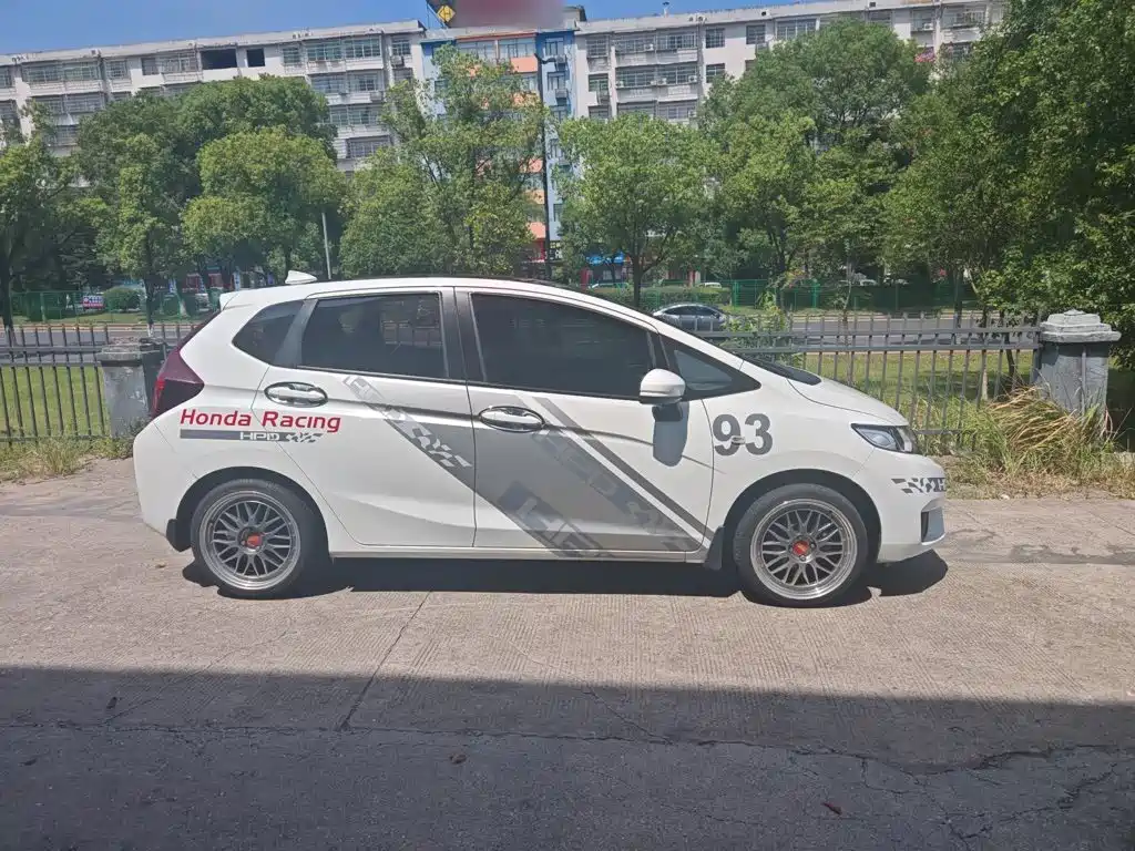 Honda Fit — миниатюра 5