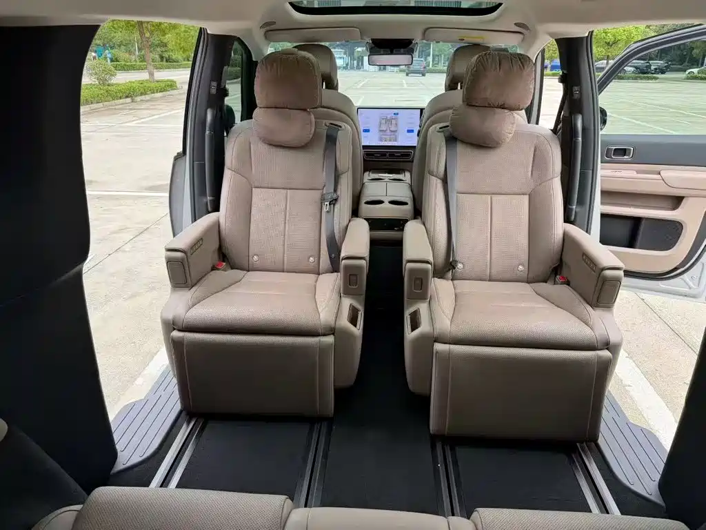 Li Auto Li MEGA — миниатюра 5