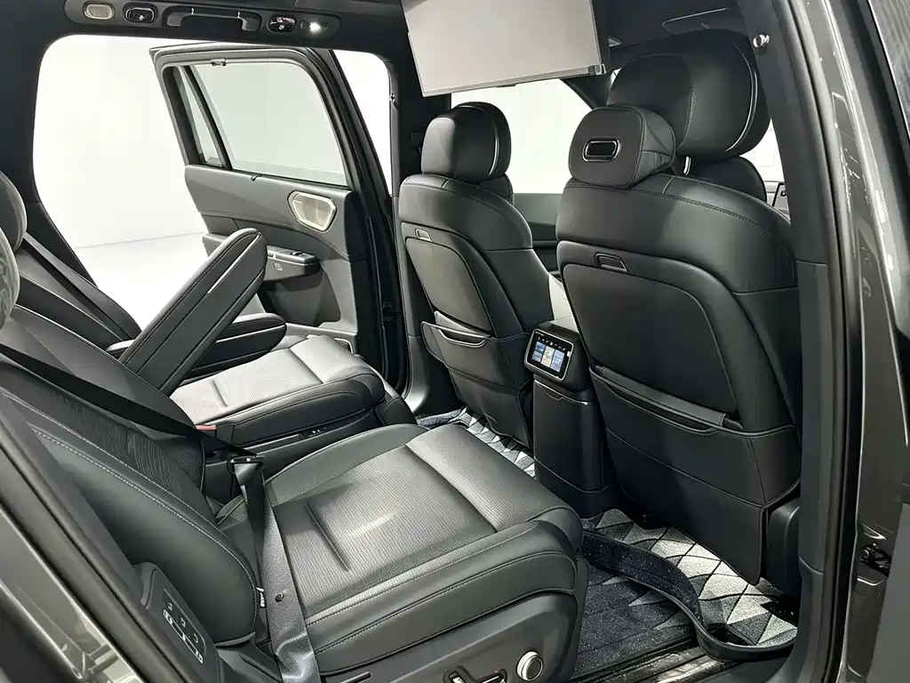 Lynk & Co 900 — миниатюра 7