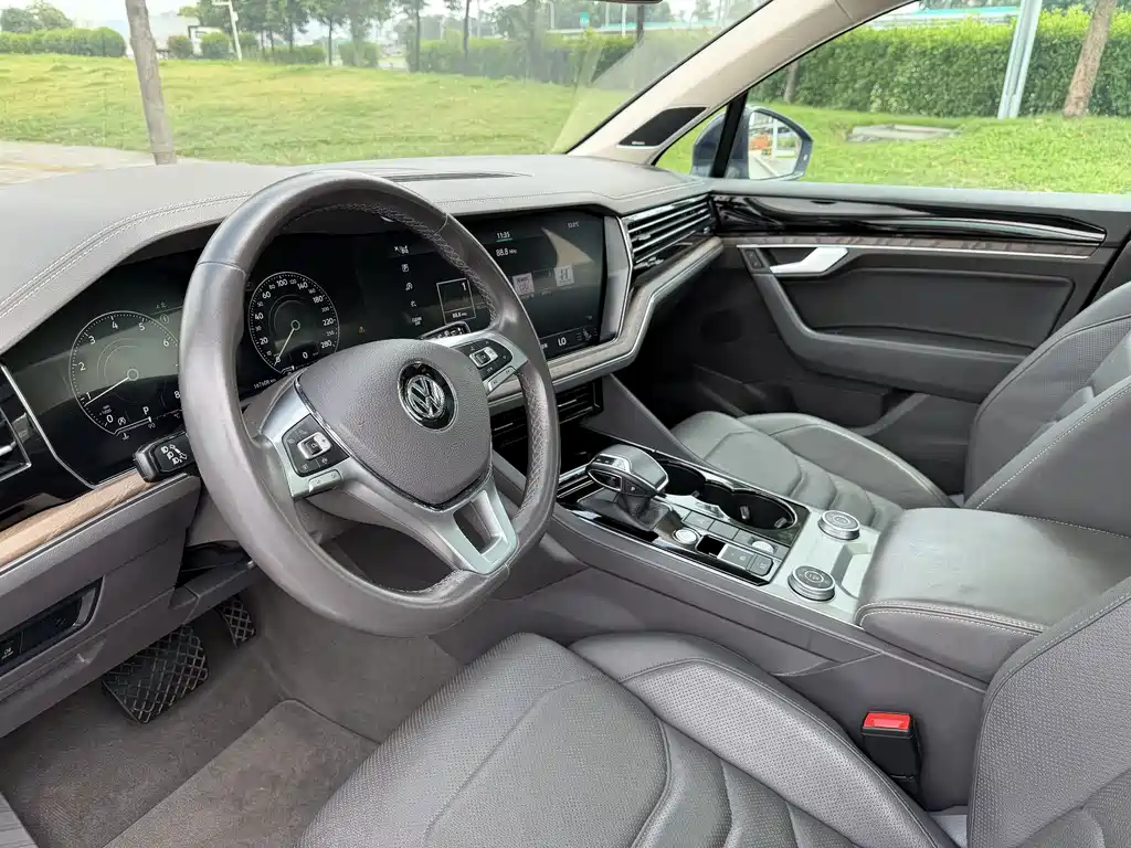 Volkswagen Touareg — миниатюра 10
