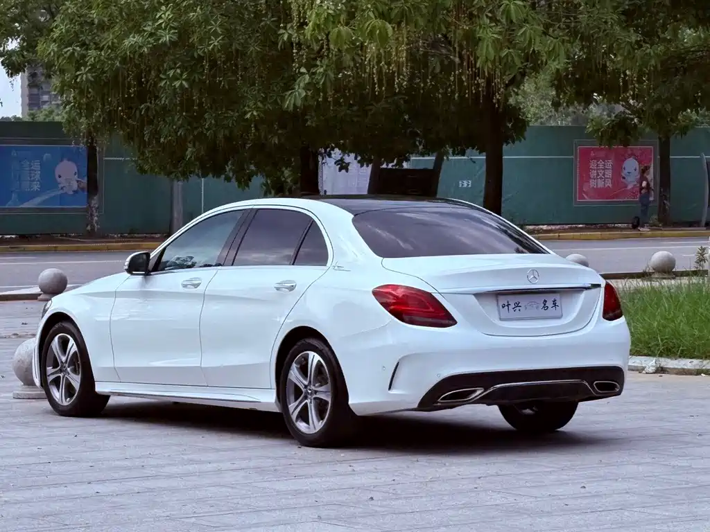 Mercedes-Benz C-Class — миниатюра 14