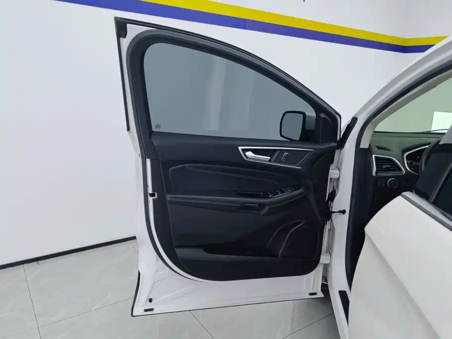 Ford Edge — миниатюра 7